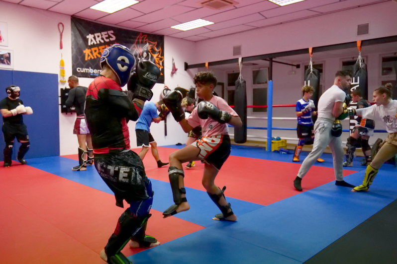 K1 clases en Mollet en Club Ares Arena entrenadores expertos en artes marciales